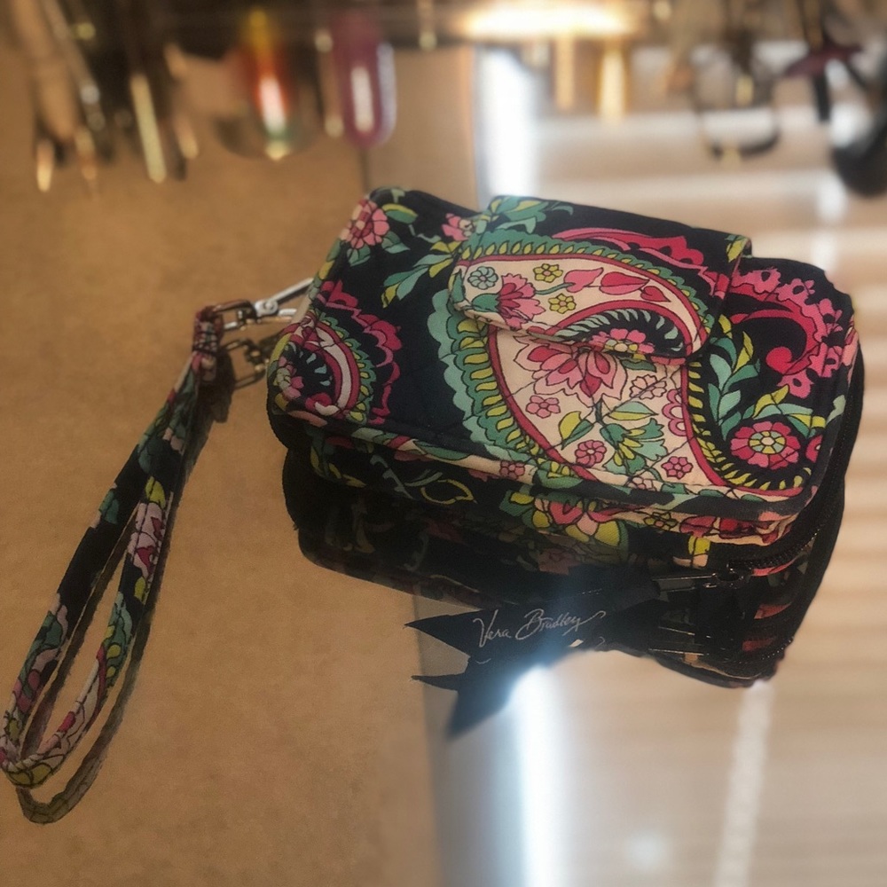 SOLD Vera Bradley wristlet